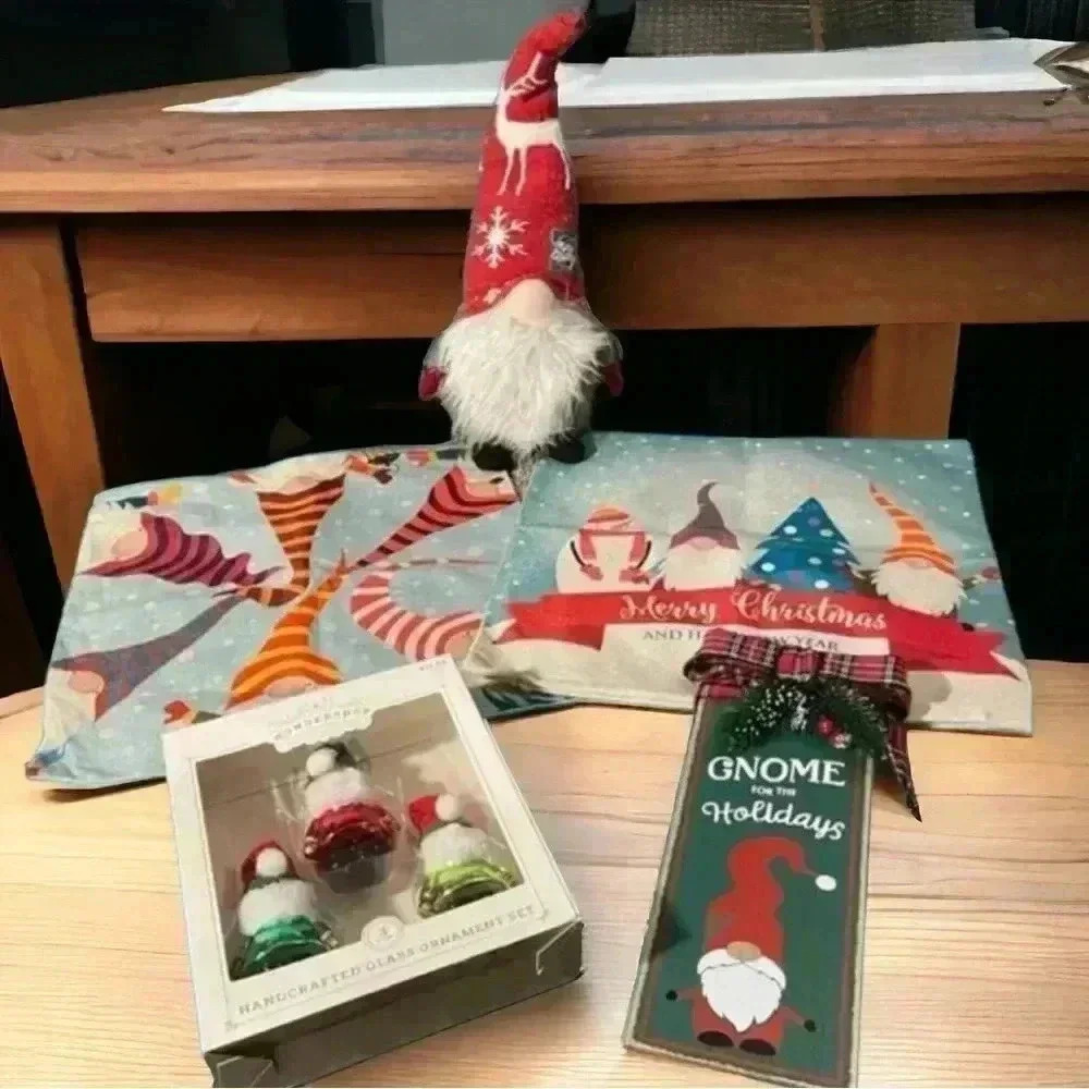 7 piece gnome decor. Perfect for Christmas decorating! See specifics below.